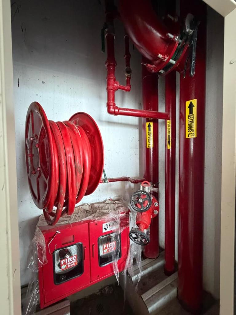 Fire hose reel cabinet with hydrant and sprinkler valve